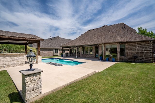 3225 Clubview Drive, Denton, TX 76226