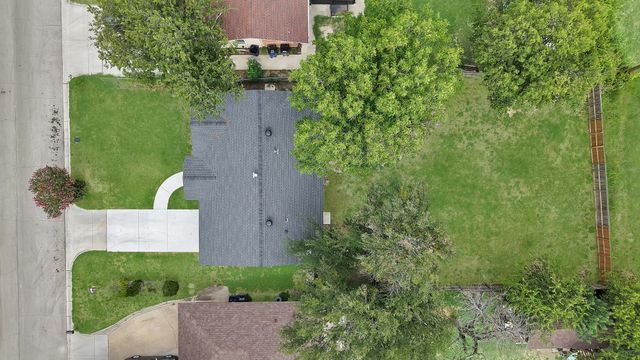 6729 Wallis Road, Lake Worth, TX 76135