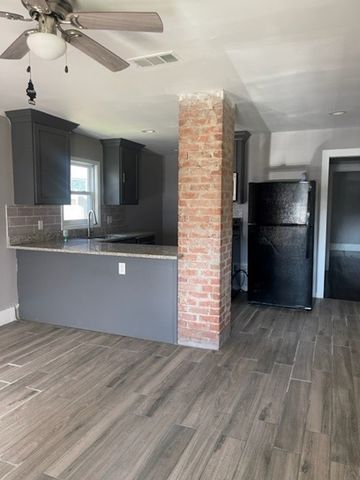 402 Graham Avenue, Dallas, TX 75223