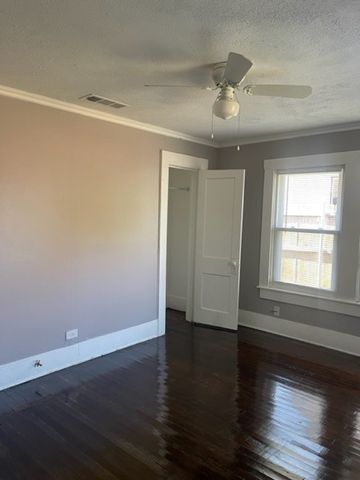 402 Graham Avenue, Dallas, TX 75223
