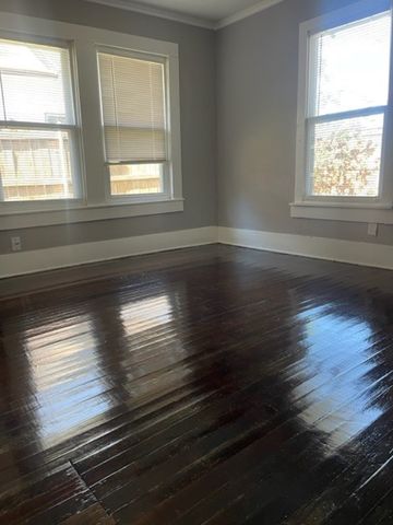 402 Graham Avenue, Dallas, TX 75223