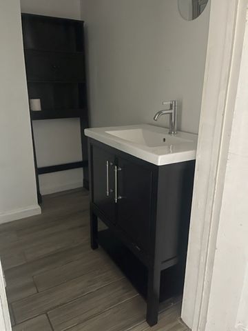 402 Graham Avenue, Dallas, TX 75223
