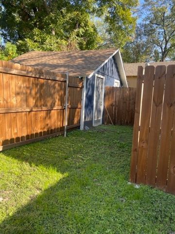 402 Graham Avenue, Dallas, TX 75223