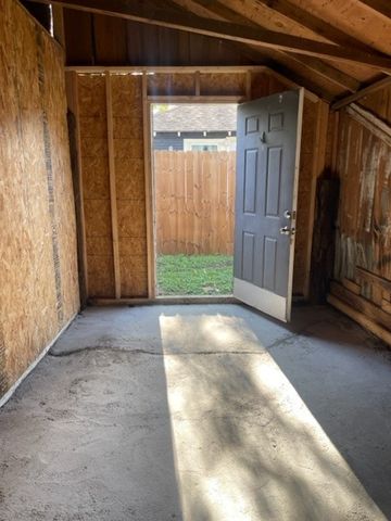 402 Graham Avenue, Dallas, TX 75223
