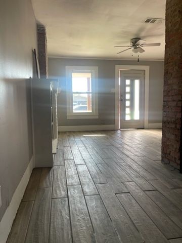 402 Graham Avenue, Dallas, TX 75223