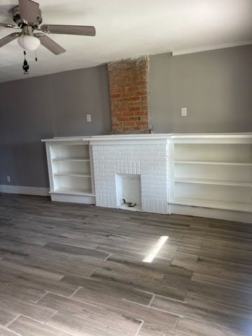 402 Graham Avenue, Dallas, TX 75223