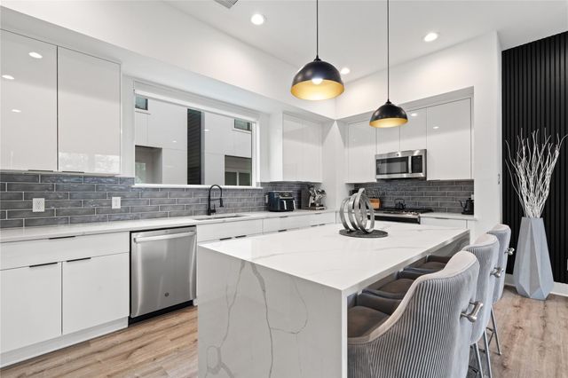 2404 Hadley Street C, Houston, TX 77003