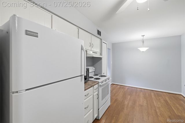 525 E University Drive 1002, Rochester Hills, MI 48307