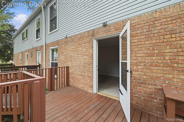 525 E University Drive 1002, Rochester Hills, MI 48307