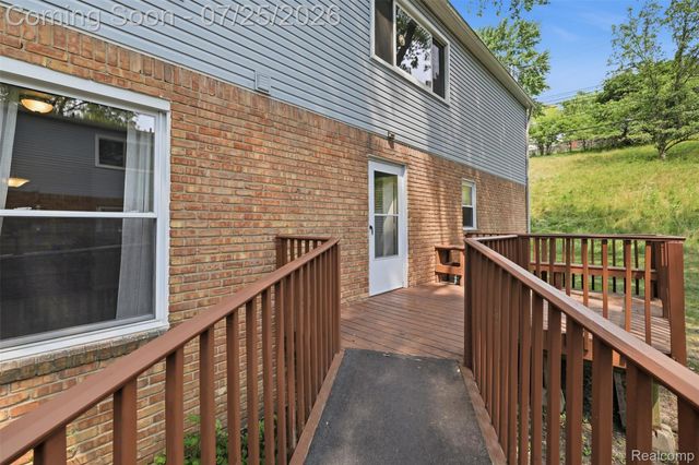 525 E University Drive 1002, Rochester Hills, MI 48307