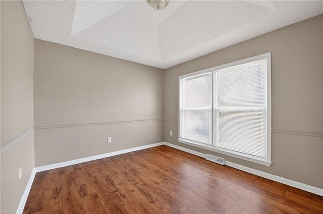 7509 E 127 Street, Grandview, MO 64030