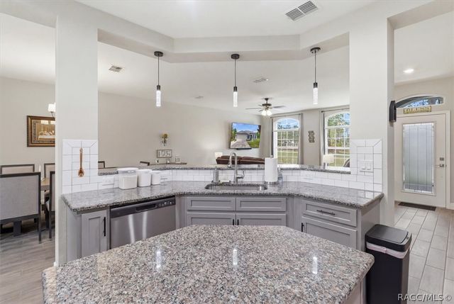 6147 W Settler Drive, Beverly Hills, FL 34465