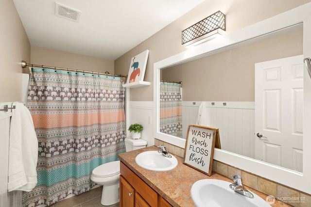 21617 26th Street E, Lake Tapps, WA 98391