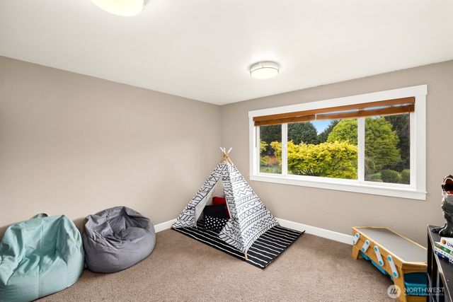 21617 26th Street E, Lake Tapps, WA 98391