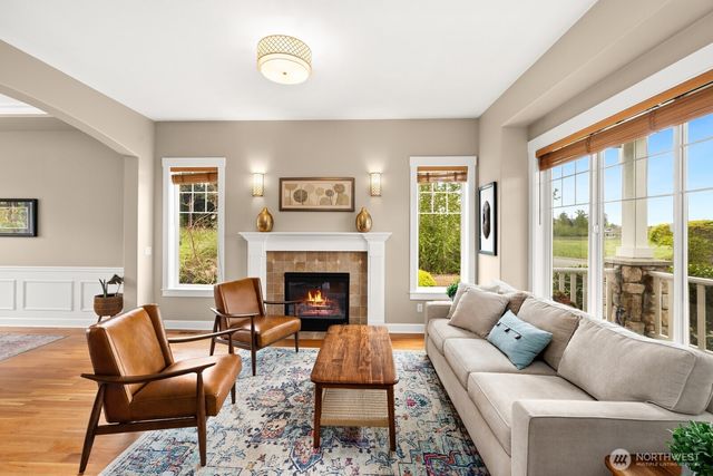 21617 26th Street E, Lake Tapps, WA 98391