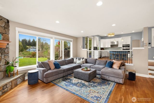 21617 26th Street E, Lake Tapps, WA 98391