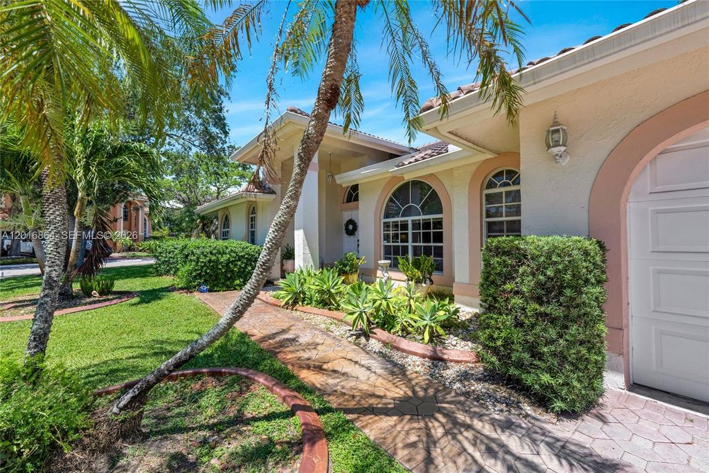 701 SW 93rd Terrace, Pembroke Pines, FL 33025