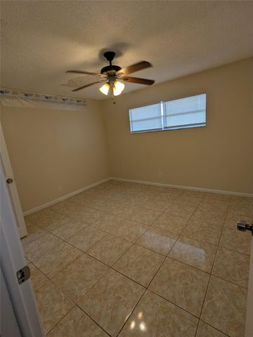 9800 Hollybrook Lake Drive 9-303, Pembroke Pines, FL 33025