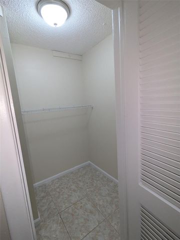 9800 Hollybrook Lake Drive 9-303, Pembroke Pines, FL 33025