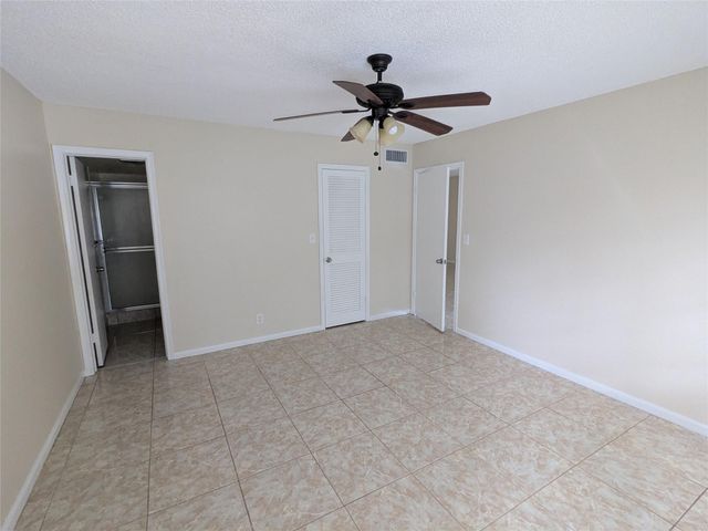 9800 Hollybrook Lake Drive 9-303, Pembroke Pines, FL 33025