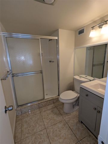 9800 Hollybrook Lake Drive 9-303, Pembroke Pines, FL 33025