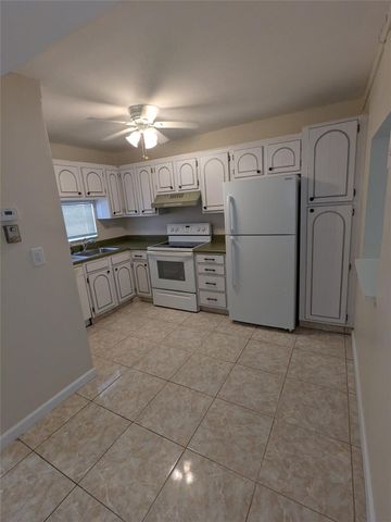 9800 Hollybrook Lake Drive 9-303, Pembroke Pines, FL 33025