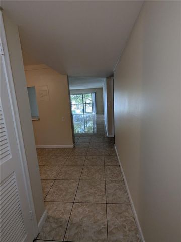 9800 Hollybrook Lake Drive 9-303, Pembroke Pines, FL 33025