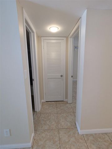 9800 Hollybrook Lake Drive 9-303, Pembroke Pines, FL 33025