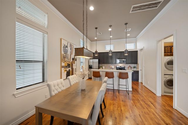 1716 Dart Street, Houston, TX 77007