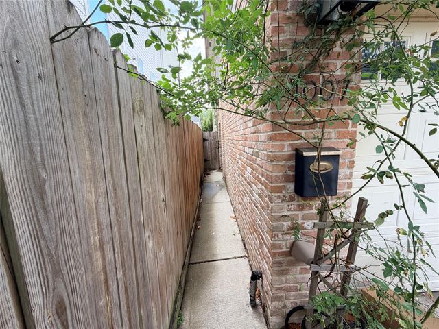 1007 Kern Street, Houston, TX 77009