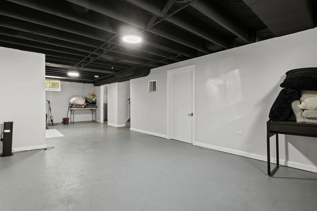 1012 Leith Avenue, Waukegan, IL 60085
