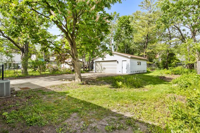 1012 Leith Avenue, Waukegan, IL 60085