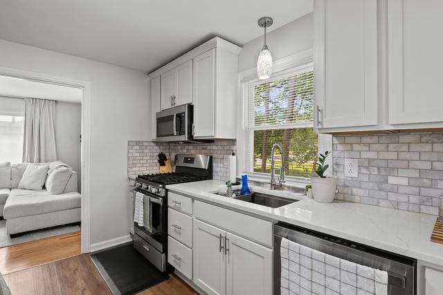 1012 Leith Avenue, Waukegan, IL 60085