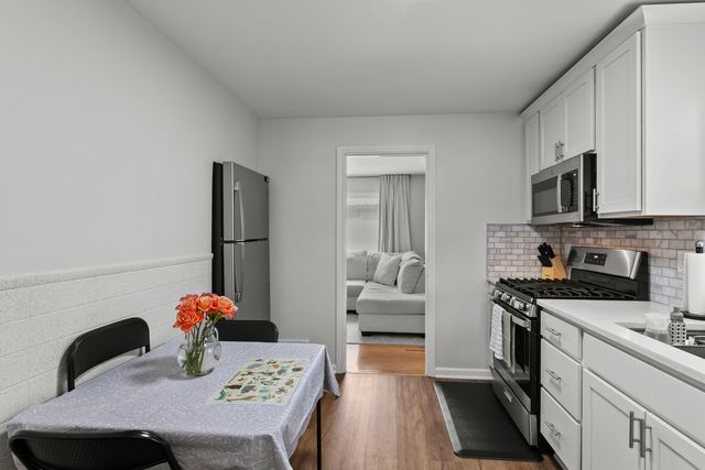 1012 Leith Avenue, Waukegan, IL 60085