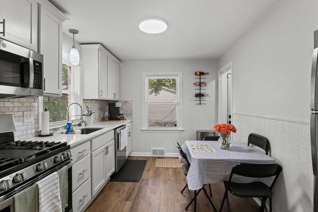 1012 Leith Avenue, Waukegan, IL 60085