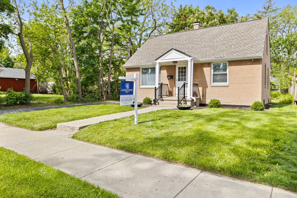 1012 Leith Avenue, Waukegan, IL 60085