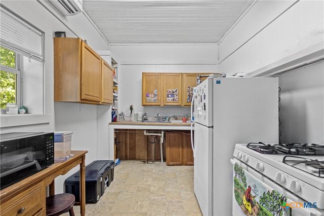 527 W San Antonio Street 7, San Marcos, TX 78666