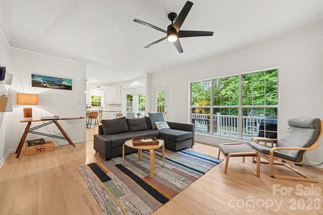 3524 Crescent Knoll Drive, Matthews, NC 28105