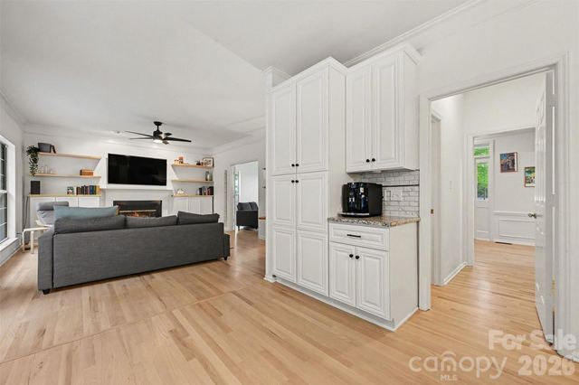 3524 Crescent Knoll Drive, Matthews, NC 28105
