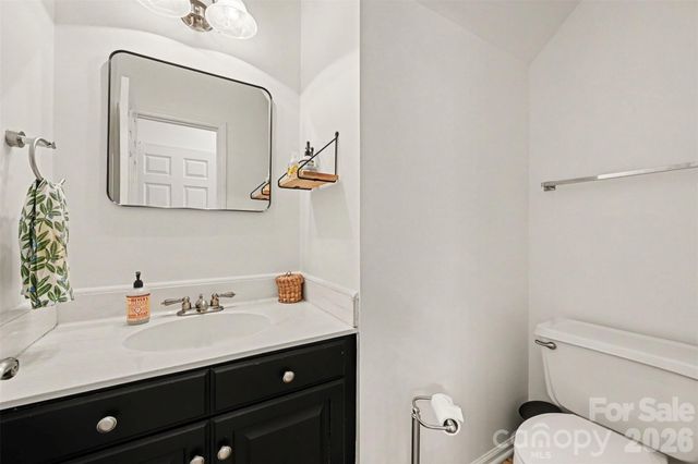 3524 Crescent Knoll Drive, Matthews, NC 28105
