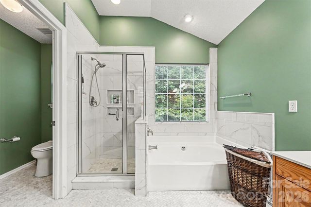 3524 Crescent Knoll Drive, Matthews, NC 28105