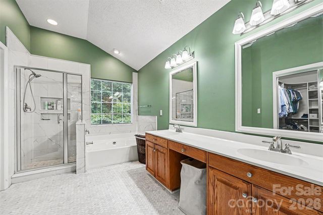 3524 Crescent Knoll Drive, Matthews, NC 28105