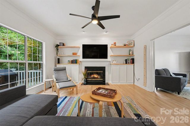 3524 Crescent Knoll Drive, Matthews, NC 28105