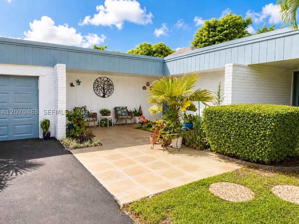 4713 Holly Dr, Tamarac, FL 33319