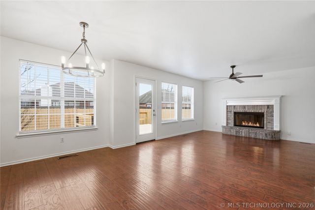 12313 S 98th East Avenue, Bixby, OK 74008