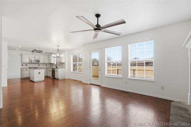 12313 S 98th East Avenue, Bixby, OK 74008