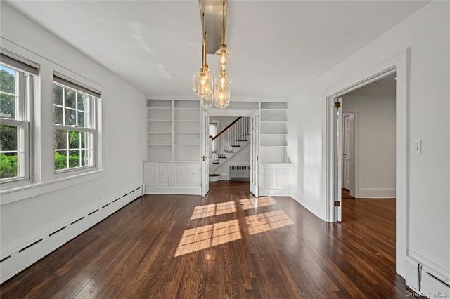 25 Vanderburgh Avenue, Larchmont, NY 10538