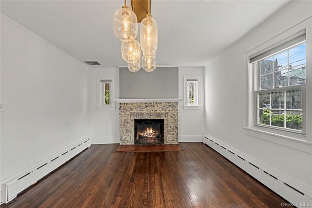 25 Vanderburgh Avenue, Larchmont, NY 10538