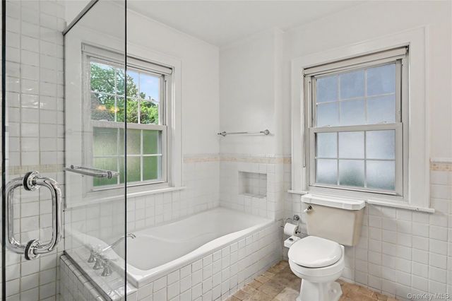 25 Vanderburgh Avenue, Larchmont, NY 10538