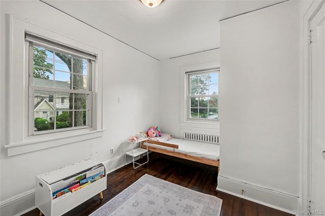 25 Vanderburgh Avenue, Larchmont, NY 10538